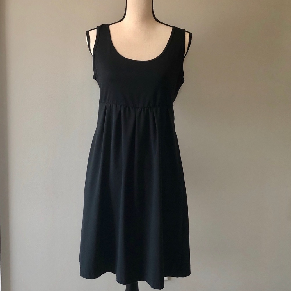 Columbia athletic dress M